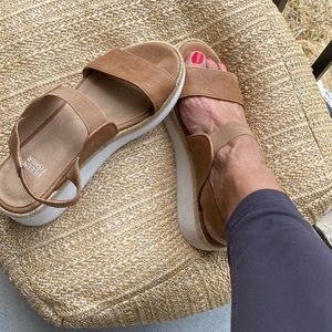 Eileen summer low wedge sandal